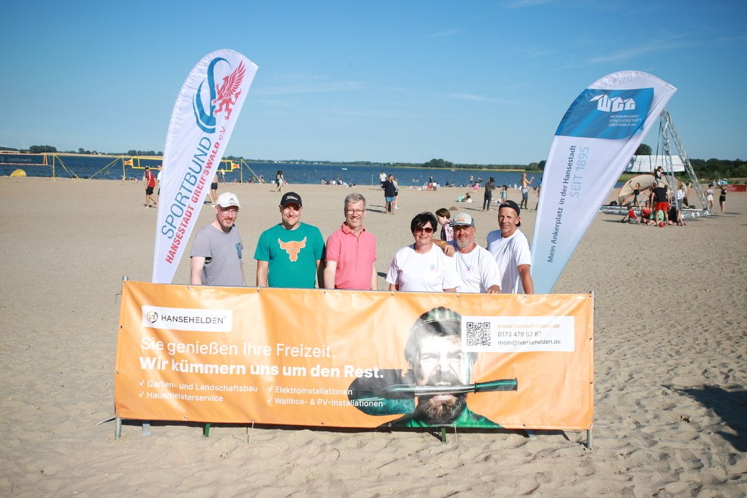 Das Hansehelden-Team beim Beachvolleyball-Event in Greifswald
